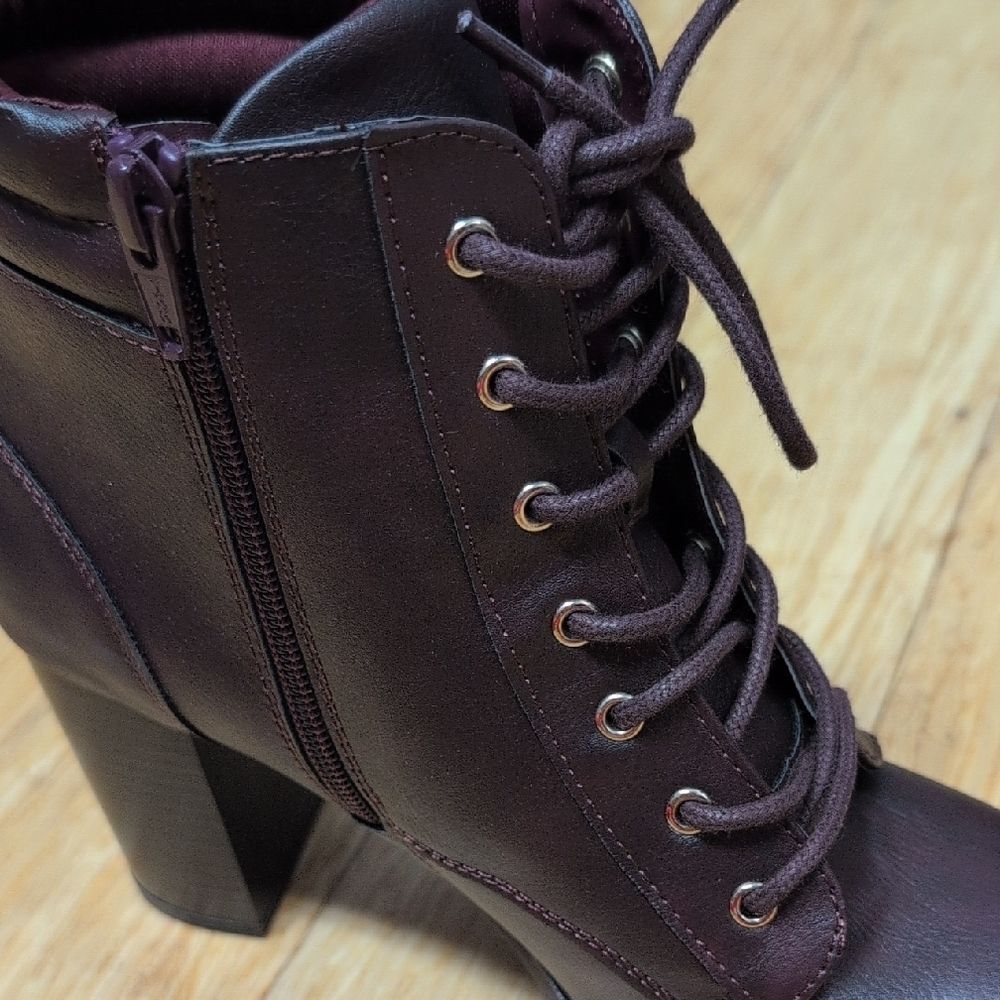 Style & Co. Laurellee Lace-Up Side Zipper Ankle Boots Deep Burgundy Wine Sz7.5M - Picture 5 of 8